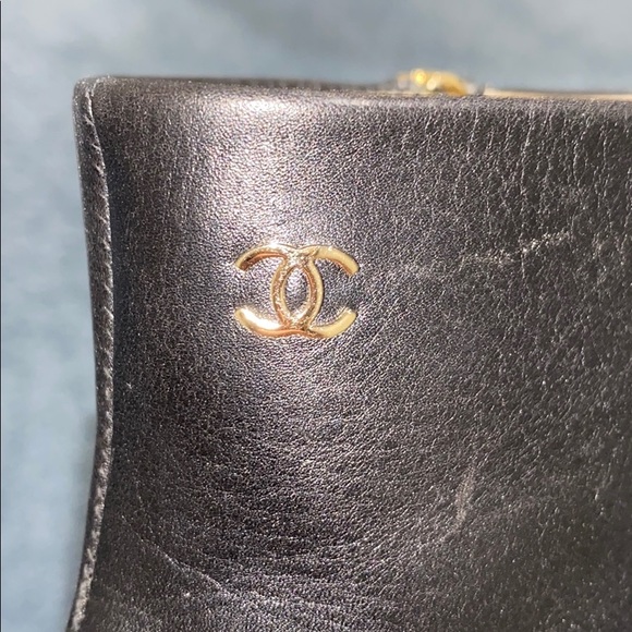 CHANEL SHORT LEATHER BOOTS - Picture 4 of 7